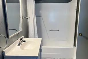 305 S Preston St, Ennis, TX 75119 - Photo 9