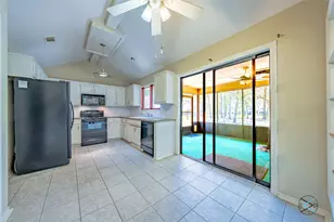 172 Colonial Dr, Mabank, TX 75156 - Photo 7