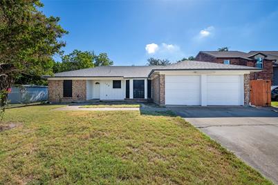 108 N Heights Drive, Crowley, TX 76036 - Photo 1