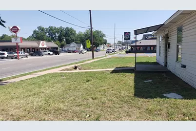 400 E Wise Street, Bowie, TX 76230 - Photo 3