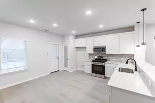 2408 Hollyhill Wy, Sherman, TX 75092 - Photo 5