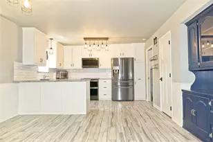 451 W 6th St, Muenster, TX 76252 - Photo 23