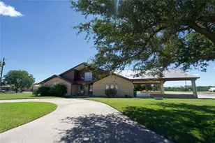 451 W 6th St, Muenster, TX 76252 - Photo 5