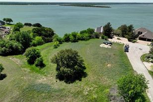 10072 Lakeview Ct, Whitney, TX 76692 - Photo 1