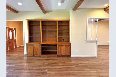 8009 Ravenswood Road, Granbury, TX 76049 - Photo 11