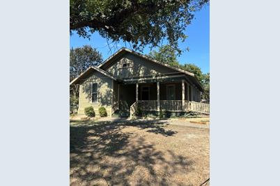 908 N Gaines Street, Ennis, TX 75119 - Photo 1