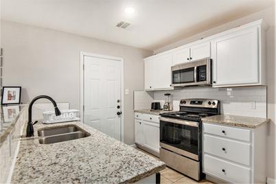 508 18th Street, Grand Prairie, TX 75050 - Photo 9