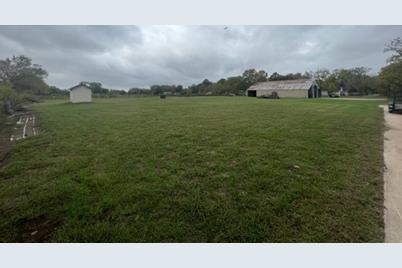 310 W Hughes Street, Collinsville, TX 76233 - Photo 11