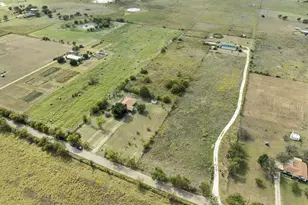 7429 County Rd 1232, Godley, TX 76044 - Photo 5