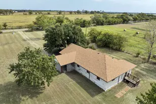 7429 County Rd 1232, Godley, TX 76044 - Photo 13