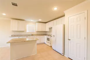 10032 Pyrite Dr, Fort Worth, TX 76131 - Photo 5