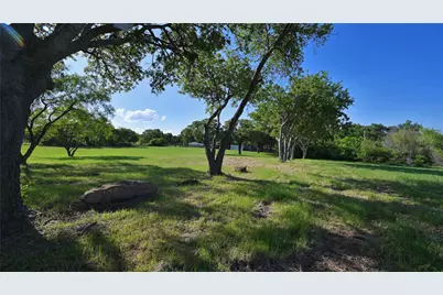 510 E Locust Street, Nocona, TX 76255 - Photo 9