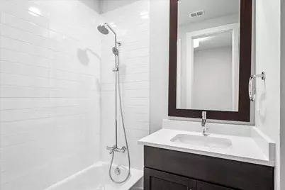 381 E Greenbriar Lane #1004, Dallas, TX 75203 - Photo 13