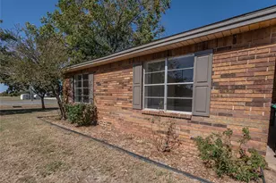 1226 Clay St, Nocona, TX 76255 - Photo 27