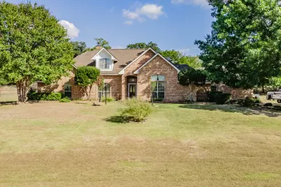 107 Sundance Court, Hudson Oaks, TX 76087 - Photo 1