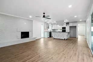 900 Roberts St, Bowie, TX 76230 - Photo 13