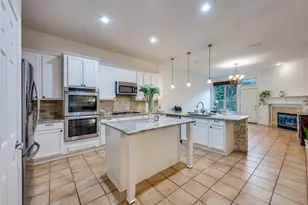 9801 Sunrise Ct, Irving, TX 75063 - Photo 5