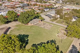 305 W Waco St, Ennis, TX 75119 - Photo 31