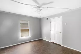 305 W Waco St, Ennis, TX 75119 - Photo 17