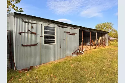 2000 County Road 2420, Honey Grove, TX 75446 - Photo 31