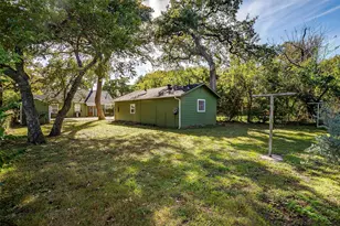 2309 Honeysuckle Ave, Fort Worth, TX 76111 - Photo 11