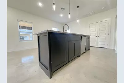 607 W Baker Street, Denison, TX 75020 - Photo 5