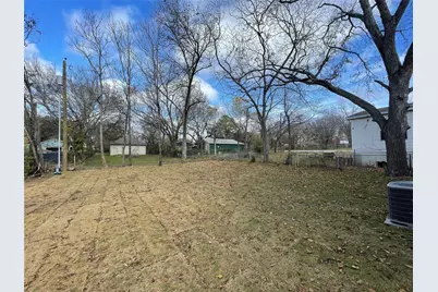 607 W Baker Street, Denison, TX 75020 - Photo 19