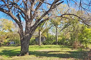 614 Lone Oak St, Lewisville, TX 75057 - Photo 7