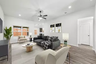 1102 Holly St, Cleburne, TX 76033 - Photo 3