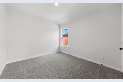 1102 Holly Street, Cleburne, TX 76033 - Photo 23