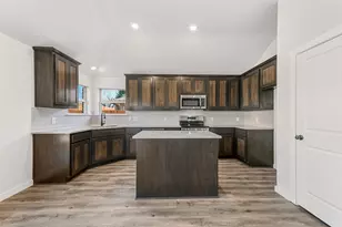 1102 Holly St, Cleburne, TX 76033 - Photo 19