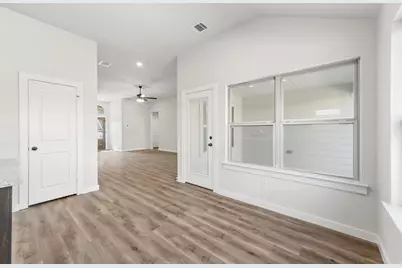 1102 Holly Street, Cleburne, TX 76033 - Photo 11