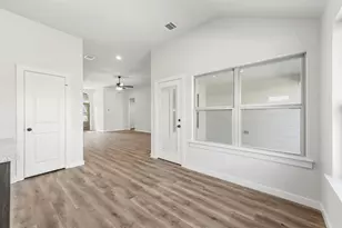 1102 Holly St, Cleburne, TX 76033 - Photo 11