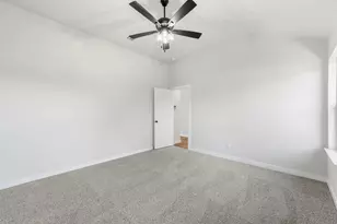 1102 Holly St, Cleburne, TX 76033 - Photo 21