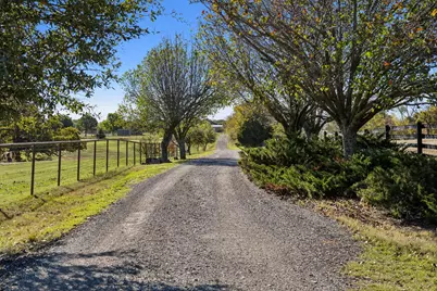 2212 Spring Hill Road, Aubrey, TX 76227 - Photo 3