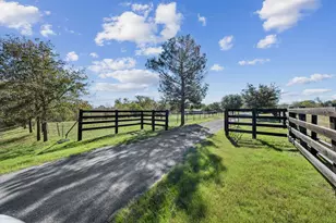 2212 Spring Hill Rd, Aubrey, TX 76227 - Photo 3