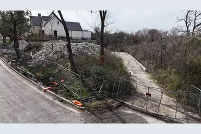 400 Hazelwood Drive W, Fort Worth, TX 76107 - Photo 5