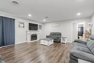 301 E Williams St, Bowie, TX 76230 - Photo 5