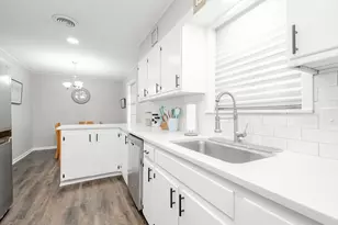 301 E Williams St, Bowie, TX 76230 - Photo 11