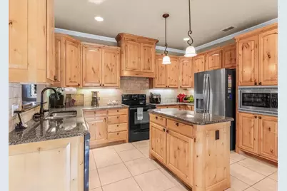 9420 Gleneagles Drive, Granbury, TX 76049 - Photo 11