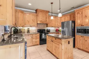 9420 Gleneagles Dr, Granbury, TX 76049 - Photo 11