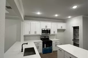 5741 Black Pine Cir, Granbury, TX 76048 - Photo 11