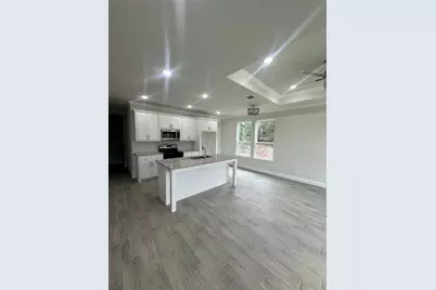 5829 Black Pine Circle, Granbury, TX 76048 - Photo 3