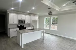 5829 Black Pine Cir, Granbury, TX 76048 - Photo 3