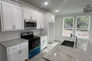 5829 Black Pine Cir, Granbury, TX 76048 - Photo 7