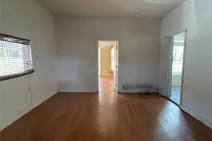 908 S Throckmorton St, Sherman, TX 75090 - Photo 7