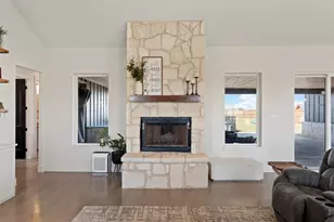 353 Willow Moon Ranch Rd, Crawford, TX 76638 - Photo 5