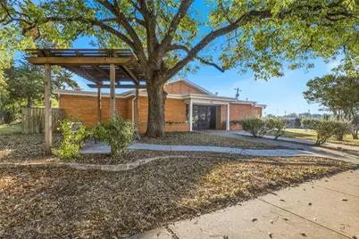 116 N Clark Street, Burleson, TX 76028 - Photo 37