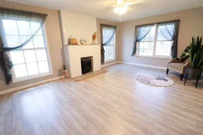 2208 N Sylvania Avenue, Fort Worth, TX 76111 - Photo 5