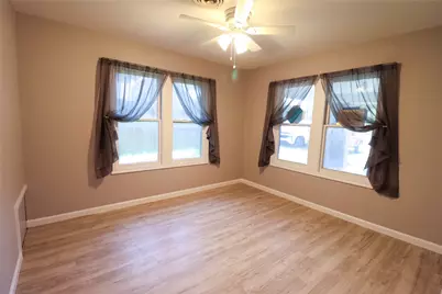 2208 N Sylvania Avenue, Fort Worth, TX 76111 - Photo 11